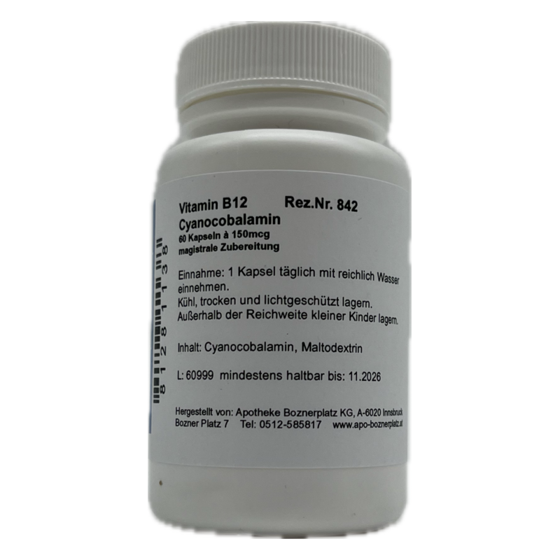Weißer Kunststoffbehälter mit Deckel, etikettiert mit Vitamin B12 und Hinweisen zur Einnahme und Lagerung.