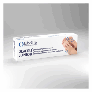 Verpackung von 2LVERU JUNIOR, Granulaten zur Entnahme aus Kapseln, mit Kinderfüßen im Hintergrund.