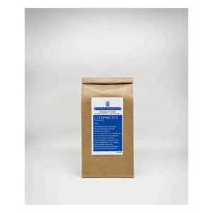 Papiertüte mit Lindenblüten-Tee, beschriftet mit einer blauen Etikette zur Verwendung und Zubereitung.