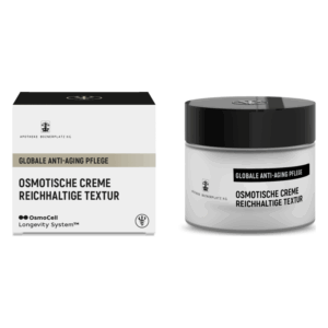 Eine Anti-Aging-Creme mit osmotischer, reichhaltiger Textur in einem Glasbehälter und einer Kartonverpackung.